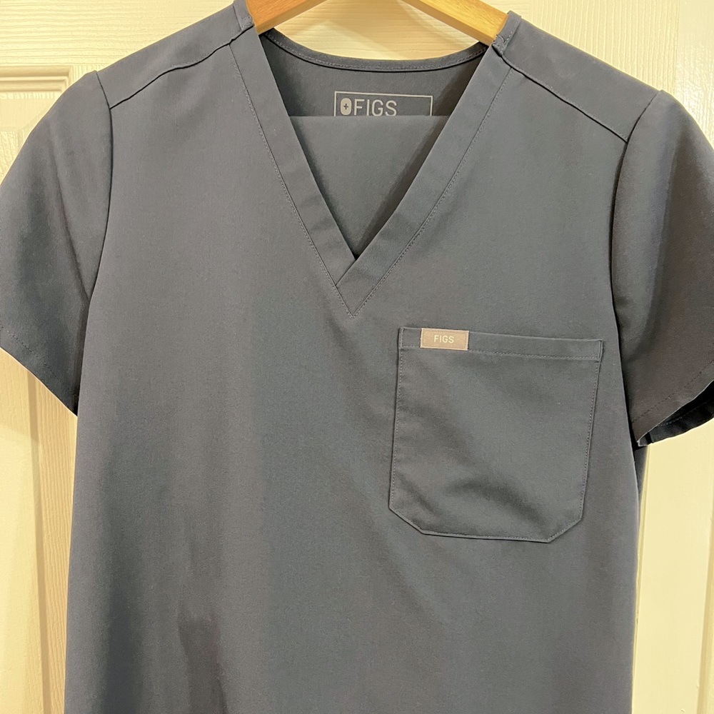 Catarina figs scrub top